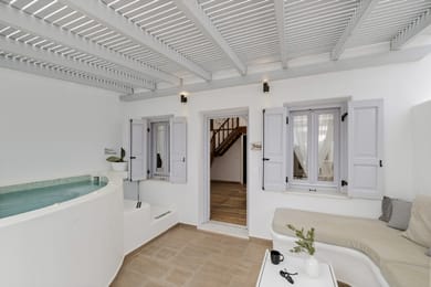 Deluxe Suite with Private Outdoor Jacuzzi