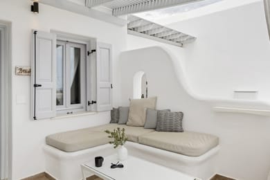 Deluxe Suite with Private Outdoor Jacuzzi