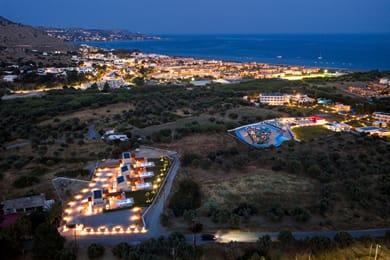 Orama Sunset Luxury Villas - Image 4