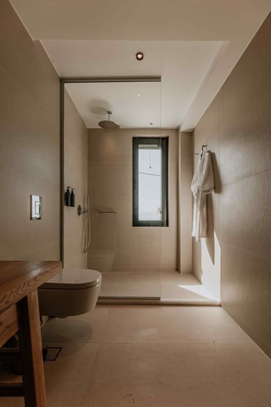 Ostrako Beachside Suites - Image 4