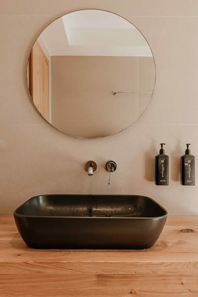 Ostrako Beachside Suites - Image 7