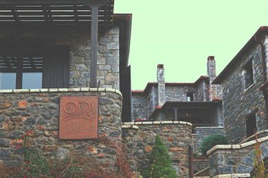 Ostra Menalon Luxury Suites - Image 4