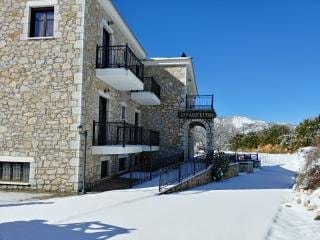 Xenonas Ouranogeiton - Image 2