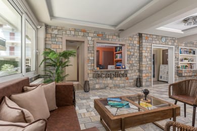 Ouzas Luxury Hotel - Image 3