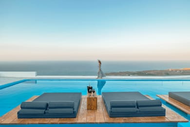 Oyster Luxury Suites - Image 4