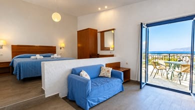 Premium Studio Max 4 Balcony