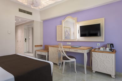 Deluxe Room Land View