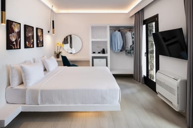 Deluxe Suite with Outdoor Plunge Pool