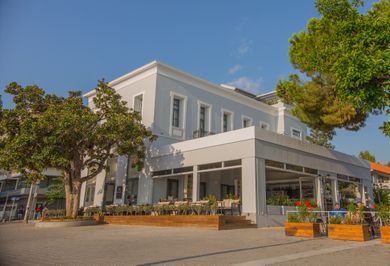 Panellinion Luxury Rooms Kalamata - Image 7