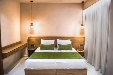 Deluxe suite sea view on the floor