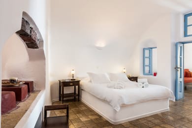 Junior Suite with Caldera View