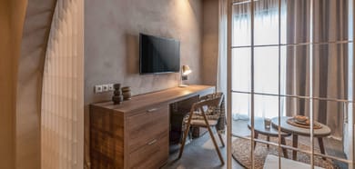 Open Plan Suite with Sea View & Sharing Pool