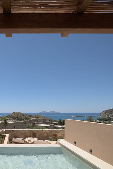 South Junior Suite Sea view Plunge Pool (+8y.o.)