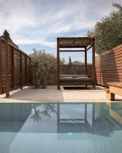 Junior Suite Swim up Mountain & Garden view (+8y.o.)