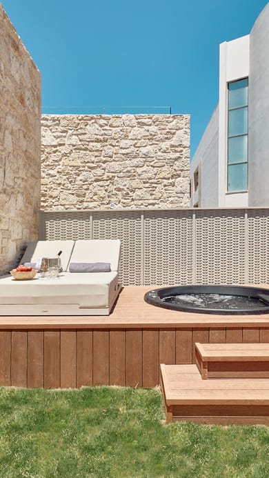 Retreat Room Private Garden -Heated Hydro Tub