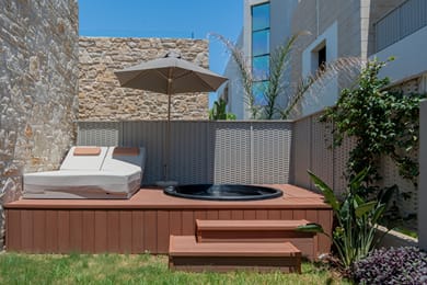 Retreat Room Private Garden -Heated Hydro Tub
