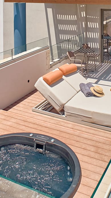 Deluxe Room Roof Top - Heated Hydro Tub