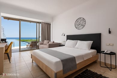 Double Deluxe Sharing pool Sea view