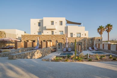 Paros Comfy Suites - Image 2