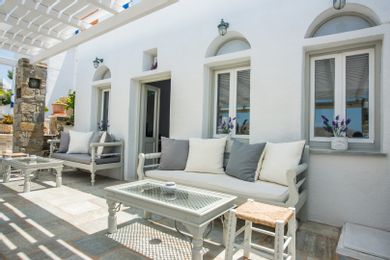 Parian Lithos Residence - Image 4