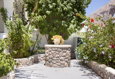 Paul's Studio Santorini - Image 4