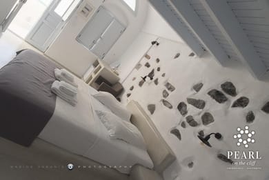 Honeymoon Cave Suite Out Hot Tub Caldera View