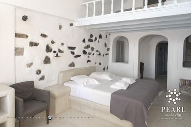 Honeymoon Cave Suite Out Hot Tub Caldera View