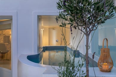 Honeymoon Cave Pool Suite Caldera View