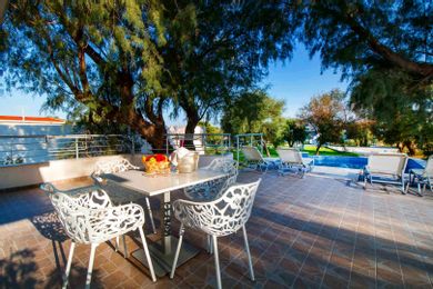 Aqua Tower Family Villa with Private Pool
