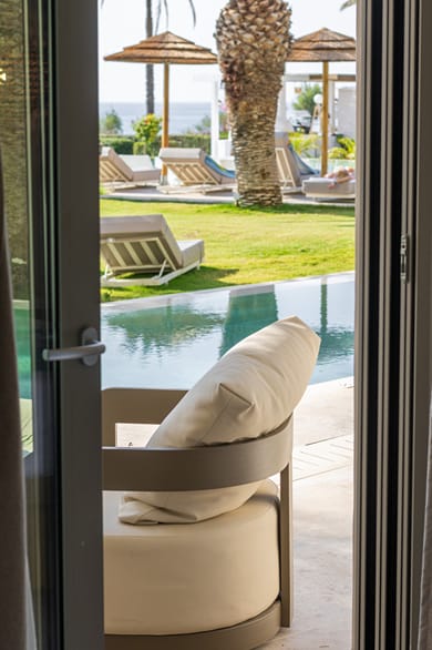 Grand Suite Swim-Up Sharing pool