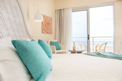 Rose | Deluxe Sea View