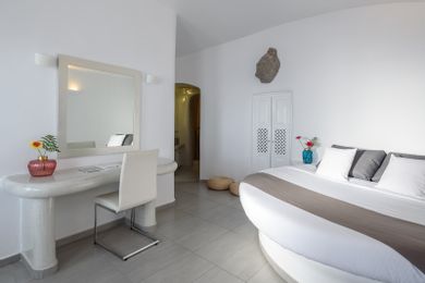 Honeymoon Suite with Hot Tub