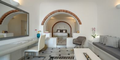 Honeymoon Suite with Hot Tub