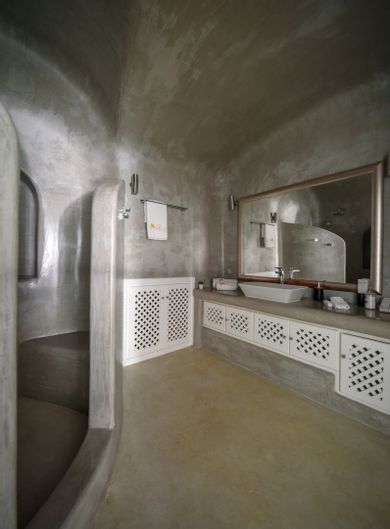 Deluxe Plunge Pool & Indoor Hot Tub Suite