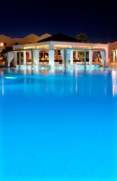 Pelagos Suites Hotel - Image 2