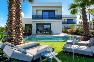 Penélope Beachfront Villa