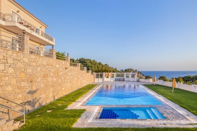 Penny Luxury Apartments Samos - Image 2