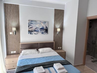 Standard Double | City View [15m²]