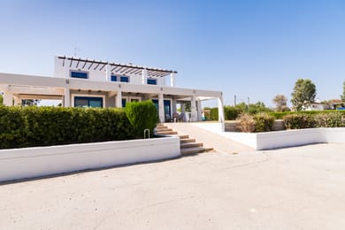 Perfect Beach House - Image 4