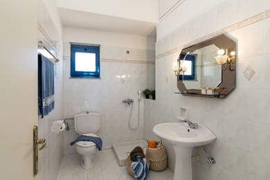 Perfect Beach House - Image 6