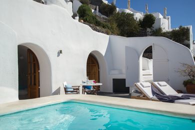 Deluxe Suite with Jacuzzi 