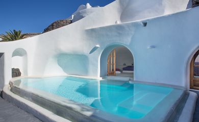 Perivolas Luxury Suite