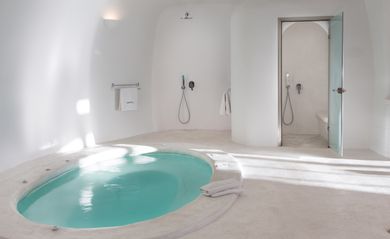 Perivolas Luxury Suite