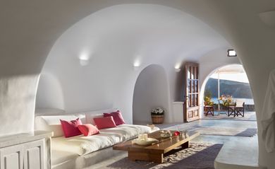 Perivolas Luxury Suite