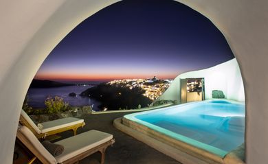 Perivolas Luxury Suite