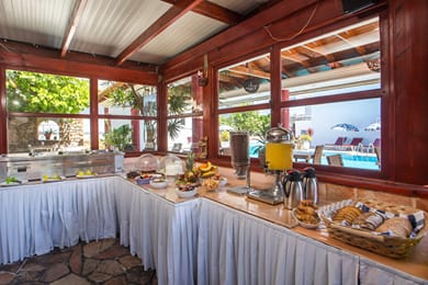 Perla Marina Hotel - Image 2
