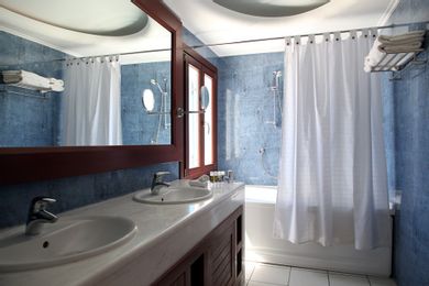 Cozy Honeymoon Suite Sea View