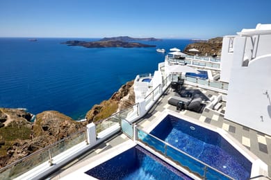 Premium Suite with private heated pool and Caldera View