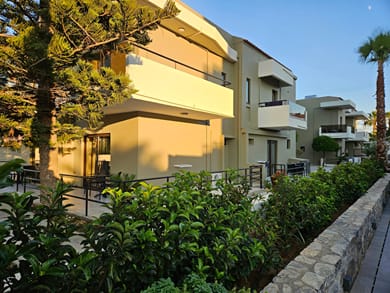 Petousis Hotel & Suites - Image 7