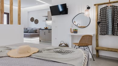 Petros Studios & Suites - Image 4